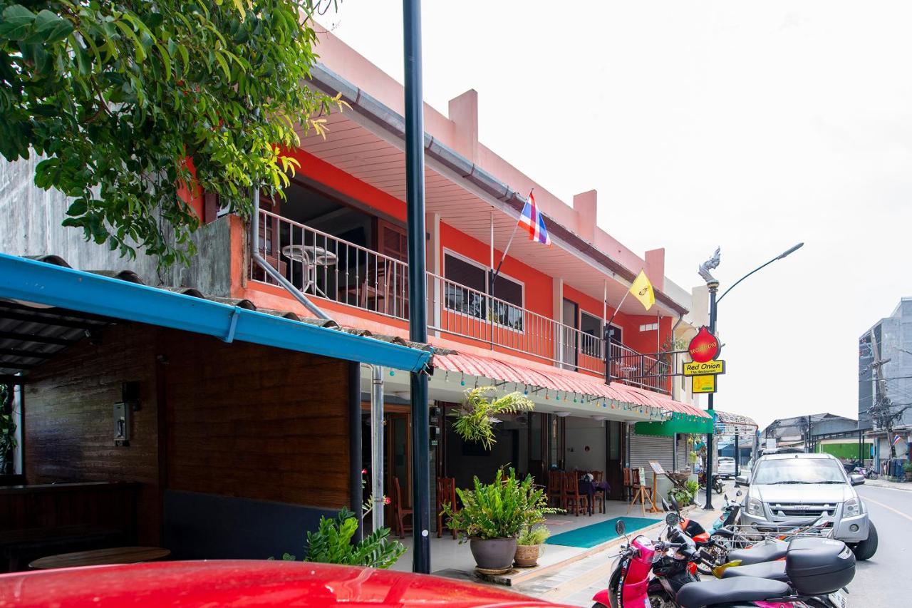 Oyo 328 Onion House Hotel Kata Beach  Exterior photo