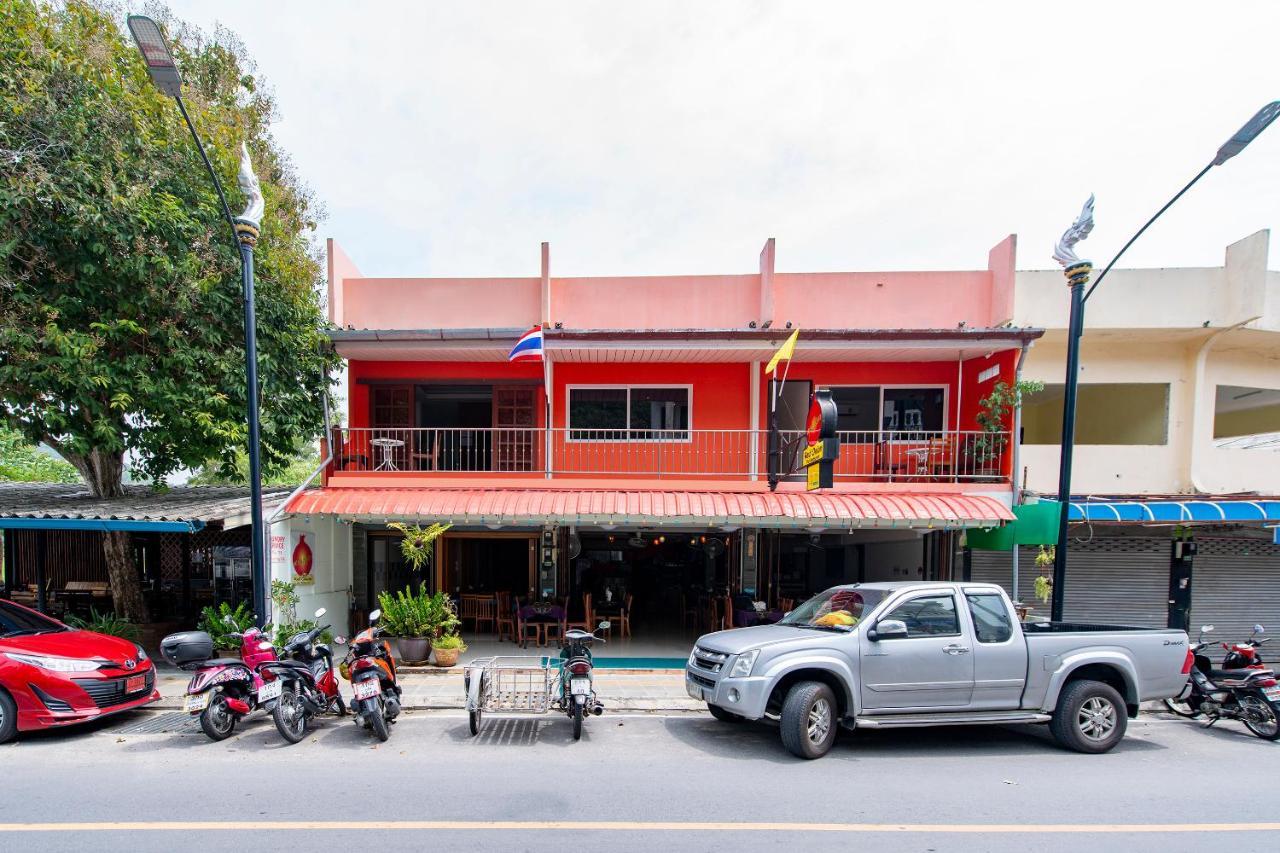 Oyo 328 Onion House Hotel Kata Beach  Exterior photo