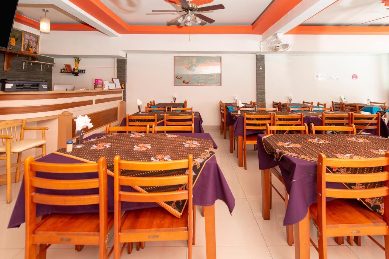 Oyo 328 Onion House Hotel Kata Beach  Exterior photo